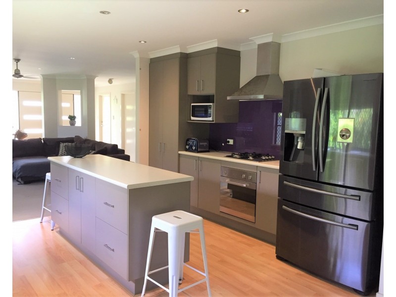 24 Corfield Street, Point Vernon QLD 4655
