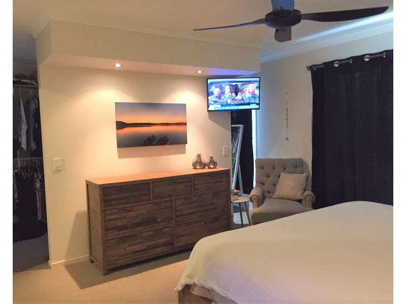 24 Corfield Street, Point Vernon QLD 4655