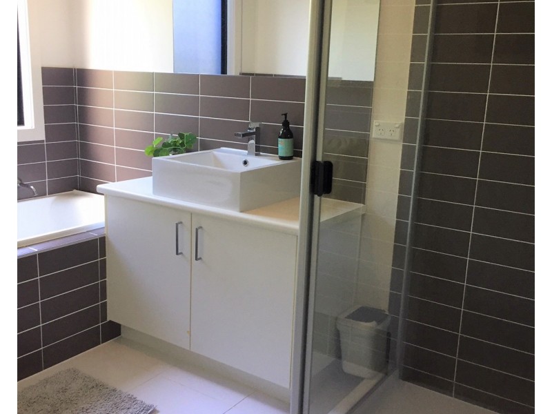 24 Corfield Street, Point Vernon QLD 4655