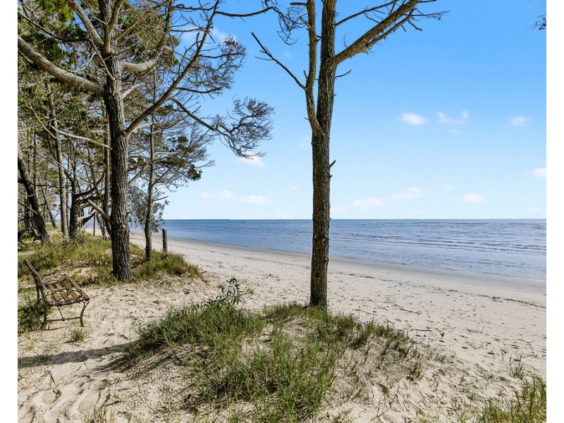 170 Kingfisher Parade, Toogoom QLD 4655