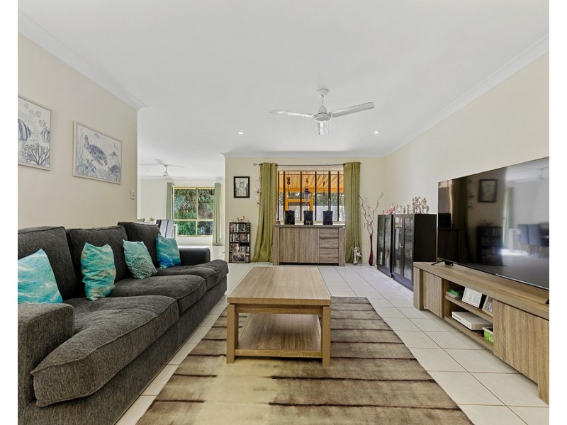 170 Kingfisher Parade, Toogoom QLD 4655