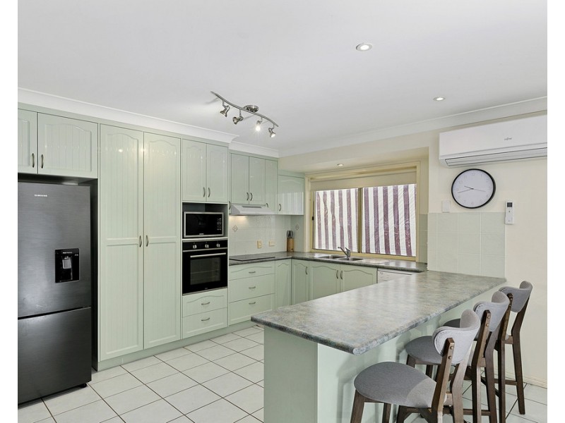 170 Kingfisher Parade, Toogoom QLD 4655