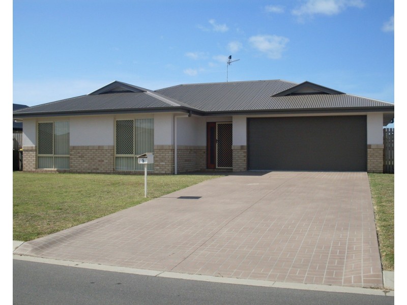 5 Protector Way, Eli Waters QLD 4655