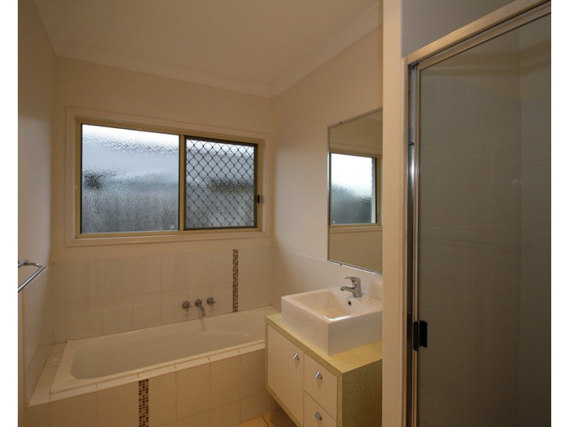 5 Protector Way, Eli Waters QLD 4655