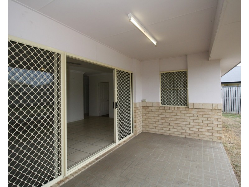 5 Protector Way, Eli Waters QLD 4655