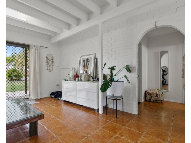 1 Kurrajong Crescent, Point Vernon QLD 4655