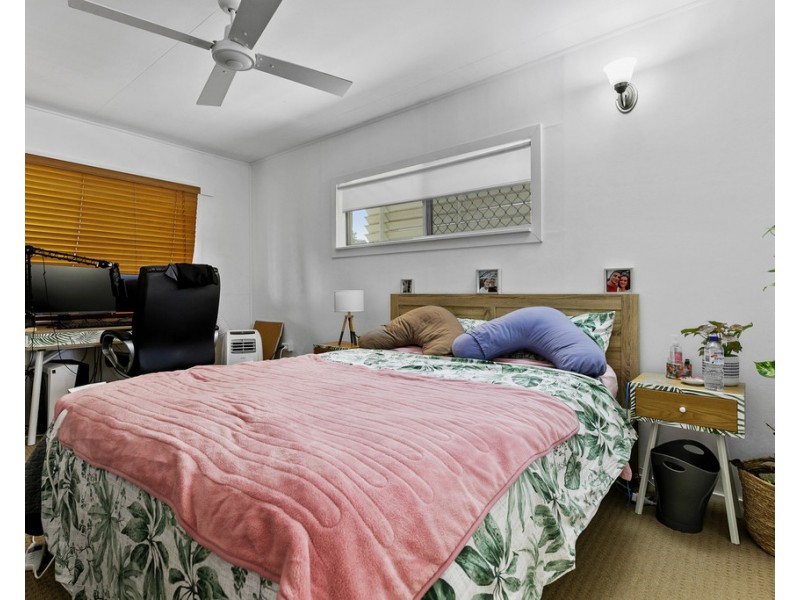 1 Kurrajong Crescent, Point Vernon QLD 4655