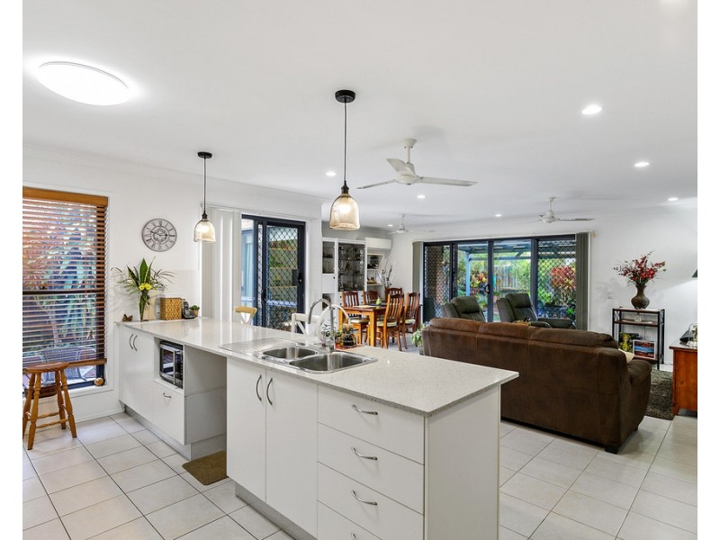 3 Santa Maria Avenue, Urraween QLD 4655