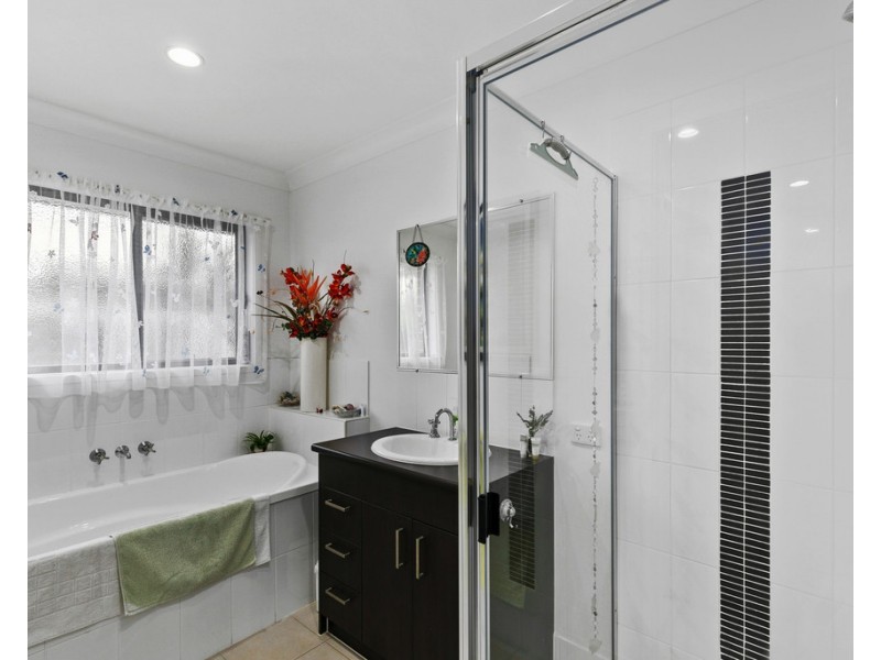 3 Santa Maria Avenue, Urraween QLD 4655