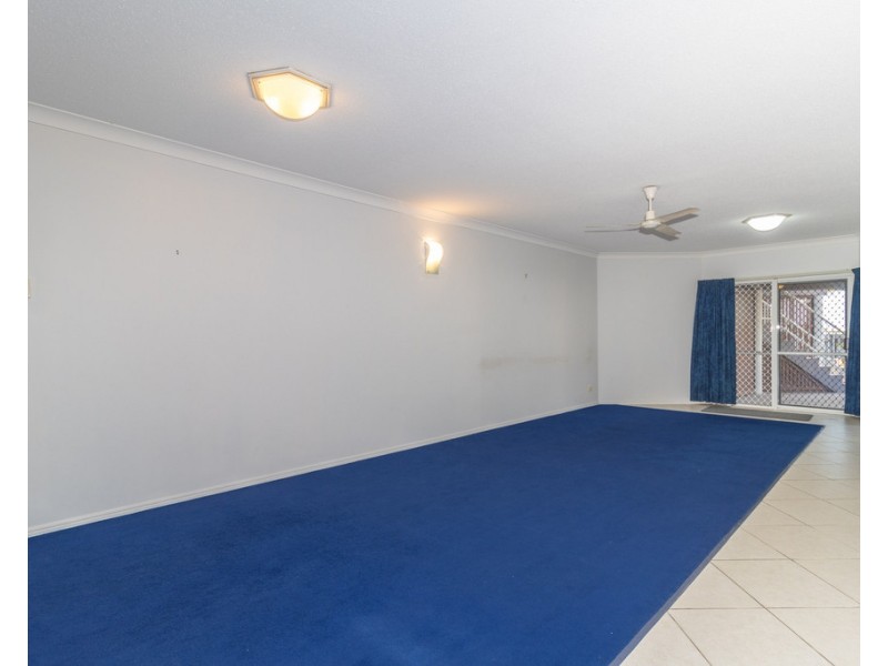 2/438 Esplanade, Torquay QLD 4655