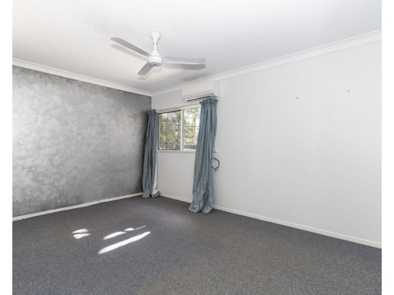 2/438 Esplanade, Torquay QLD 4655