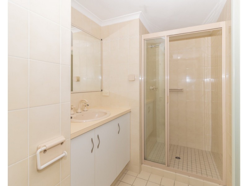 2/438 Esplanade, Torquay QLD 4655