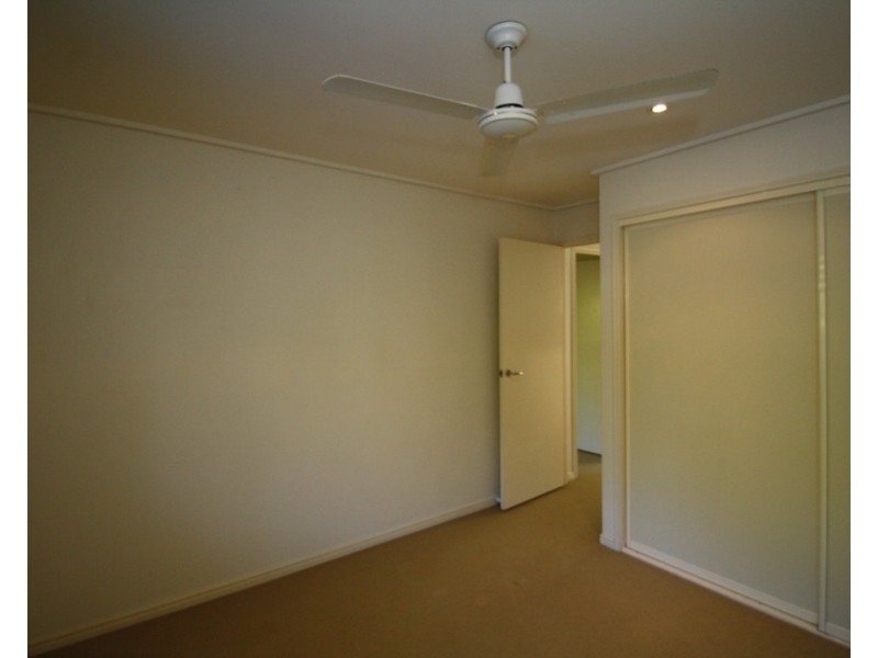 8/68 Pulgul Street, Urangan QLD 4655