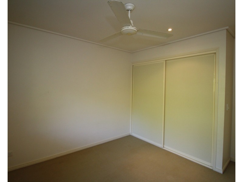 8/68 Pulgul Street, Urangan QLD 4655