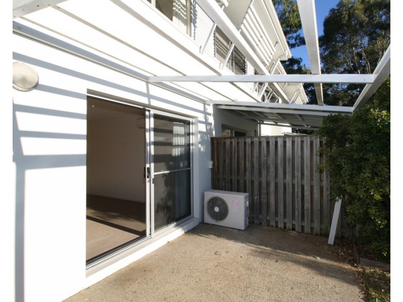 8/68 Pulgul Street, Urangan QLD 4655