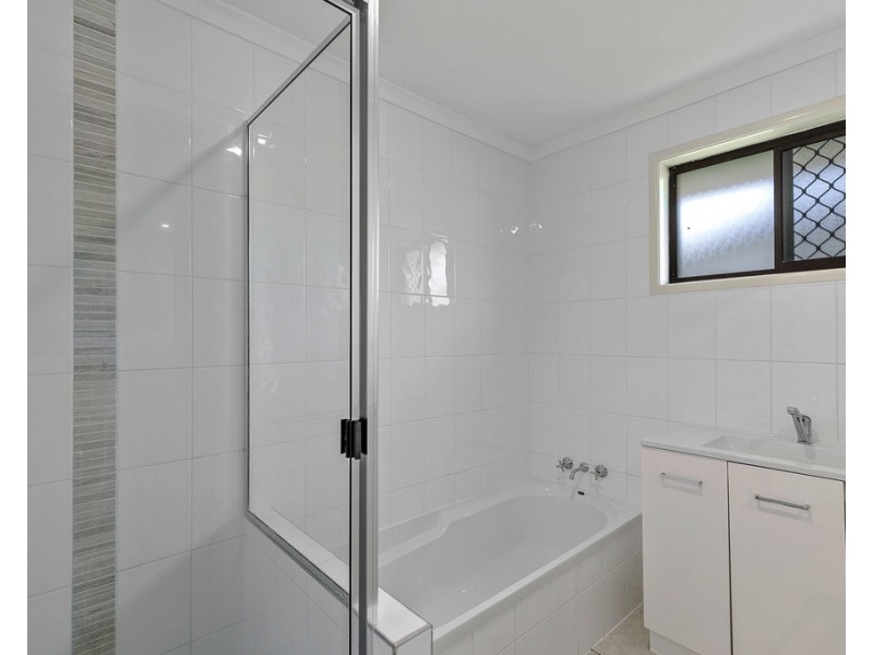 513 Boat Harbour Drive, Torquay QLD 4655