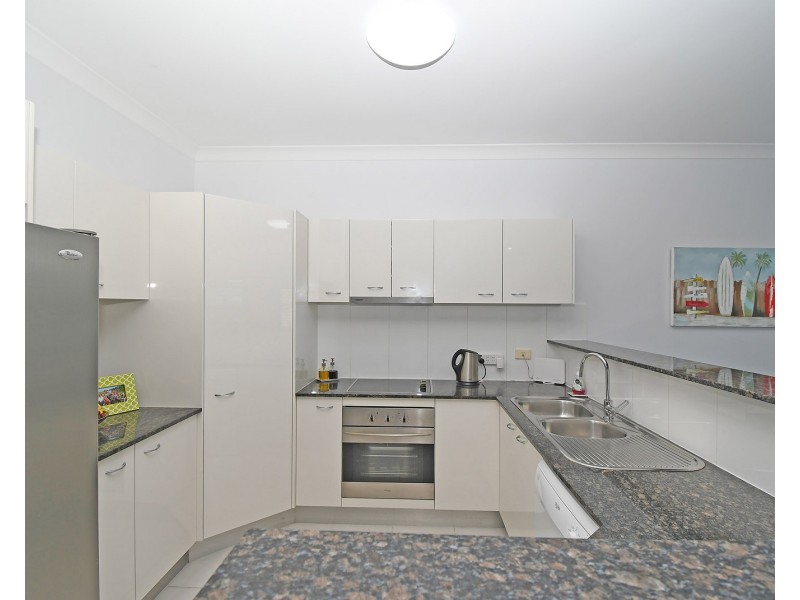 2/10 Beachside Court, Toogoom QLD 4655