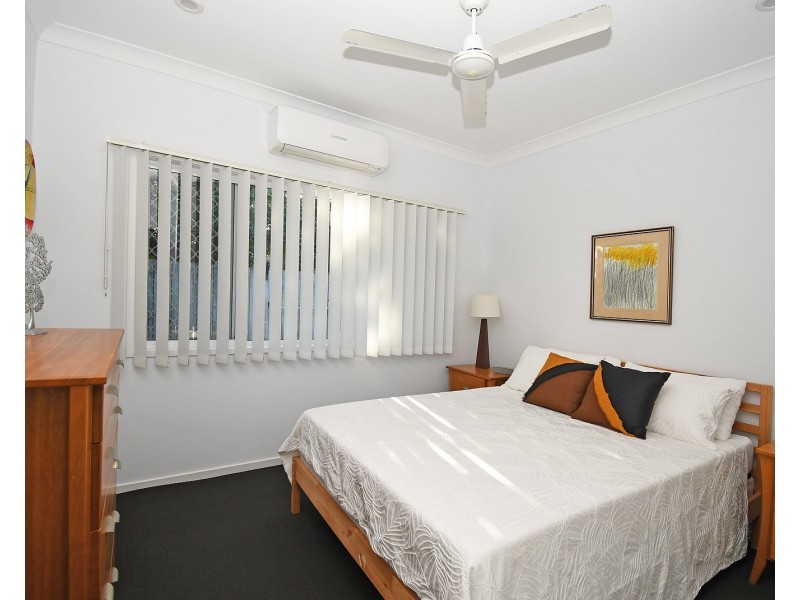 2/10 Beachside Court, Toogoom QLD 4655