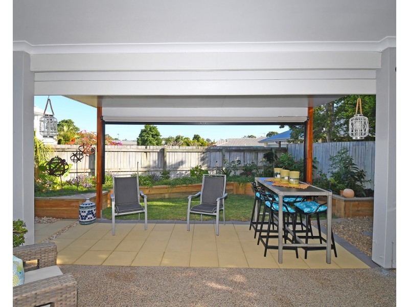 2/10 Beachside Court, Toogoom QLD 4655