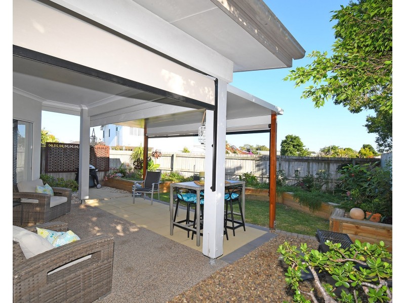 2/10 Beachside Court, Toogoom QLD 4655