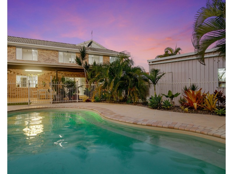 44 Cassandra Crescent, Urangan QLD 4655