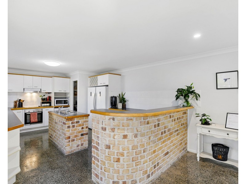44 Cassandra Crescent, Urangan QLD 4655