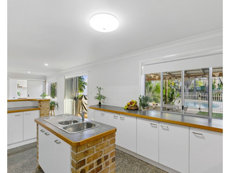 44 Cassandra Crescent, Urangan QLD 4655