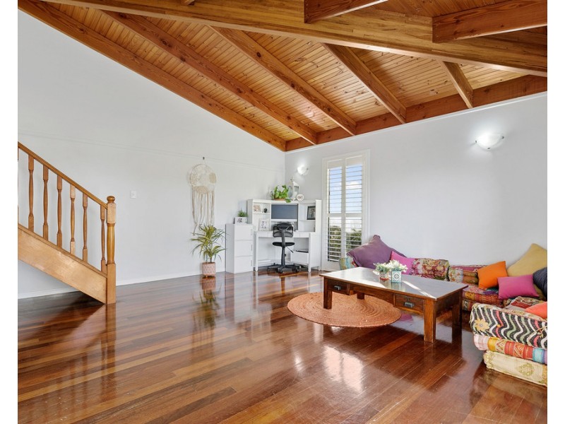 44 Cassandra Crescent, Urangan QLD 4655