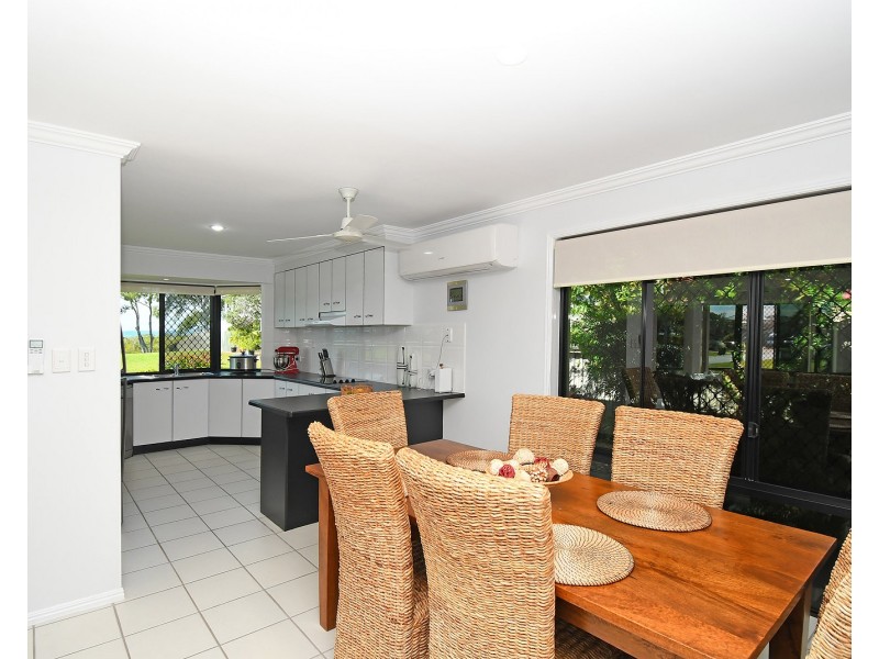 7 Foreshore Drive, Urangan QLD 4655