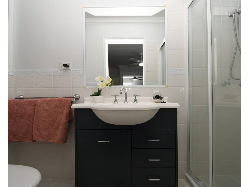 7 Foreshore Drive, Urangan QLD 4655