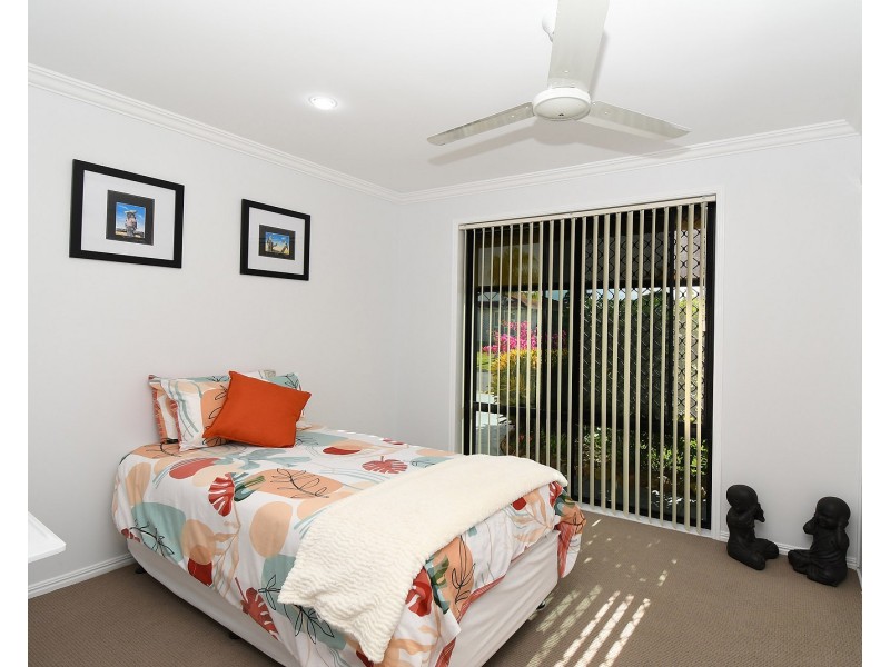 7 Foreshore Drive, Urangan QLD 4655