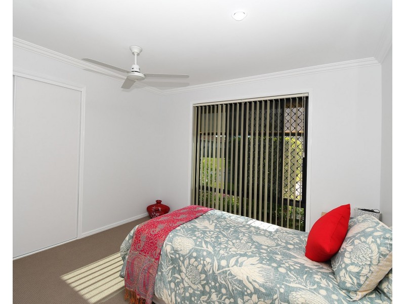 7 Foreshore Drive, Urangan QLD 4655