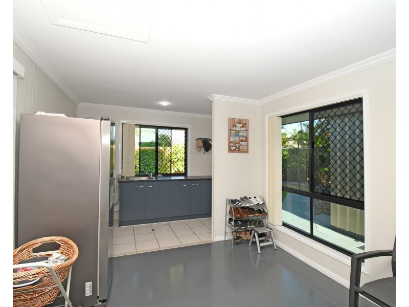 7 Foreshore Drive, Urangan QLD 4655