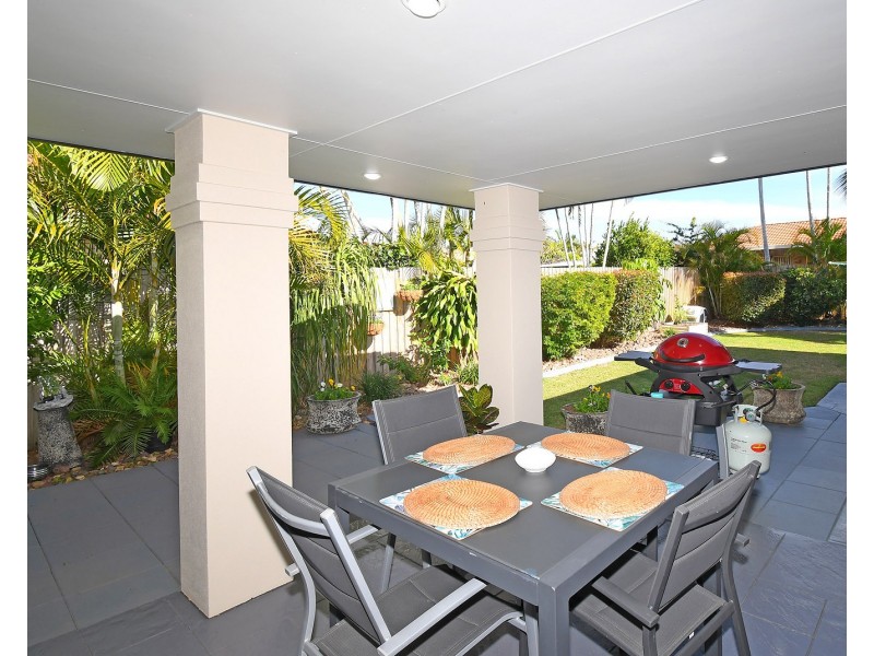 7 Foreshore Drive, Urangan QLD 4655