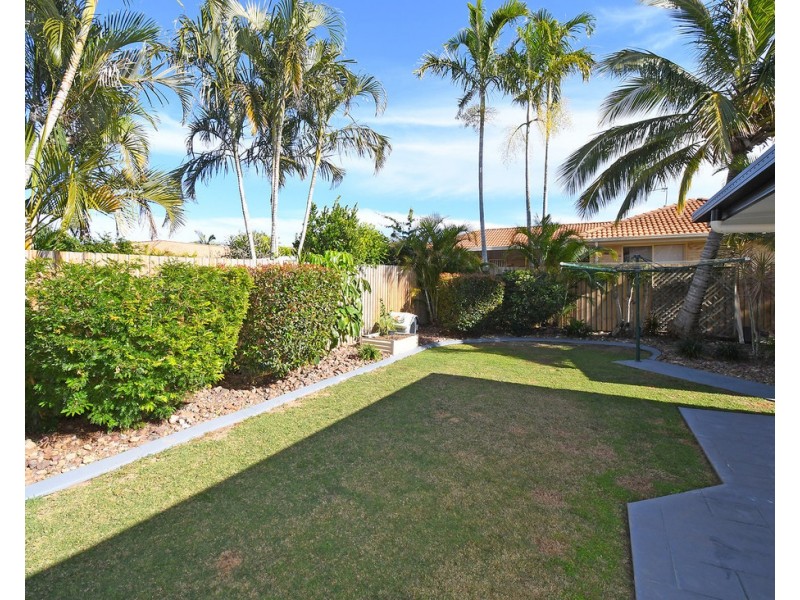 7 Foreshore Drive, Urangan QLD 4655