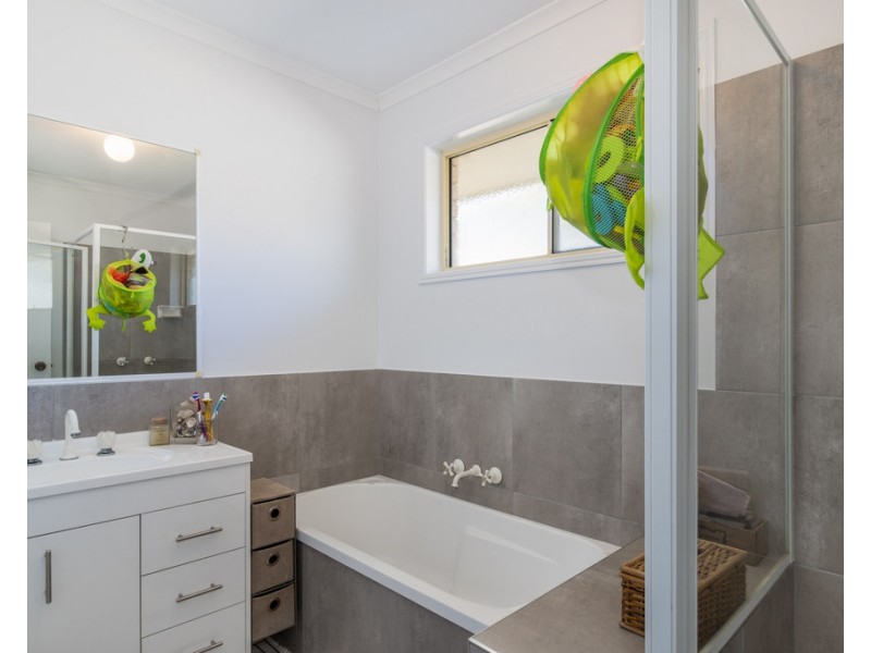 56 Anchorage Circuit, Point Vernon QLD 4655