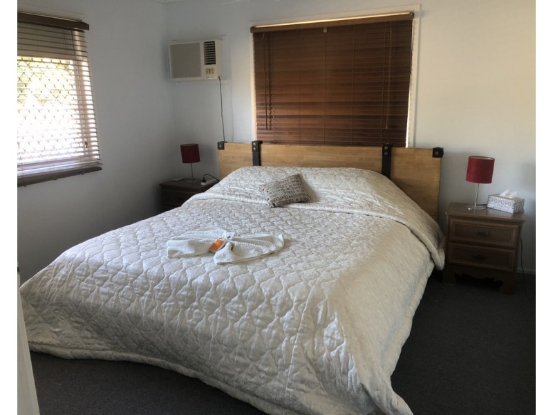 90 Heusman Street, Mount Perry QLD 4671