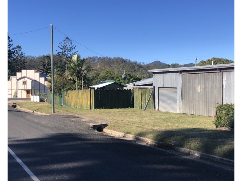 90 Heusman Street, Mount Perry QLD 4671