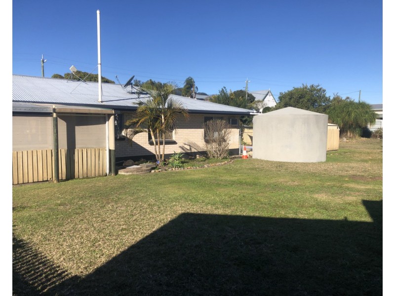 90 Heusman Street, Mount Perry QLD 4671