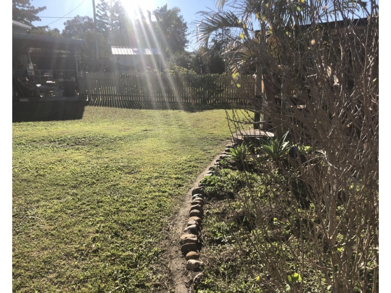 90 Heusman Street, Mount Perry QLD 4671