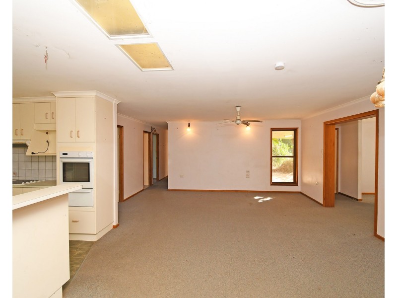 16 Sunset Court, Tinana QLD 4650
