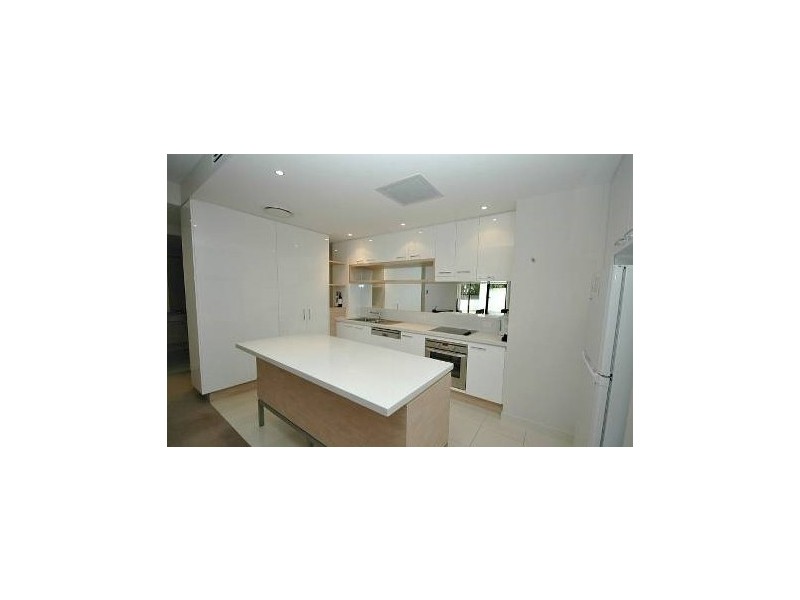 102/468 Esplanade, Torquay QLD 4655