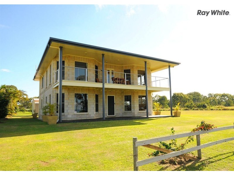 677 Charlton Esplanade, Urangan QLD 4655