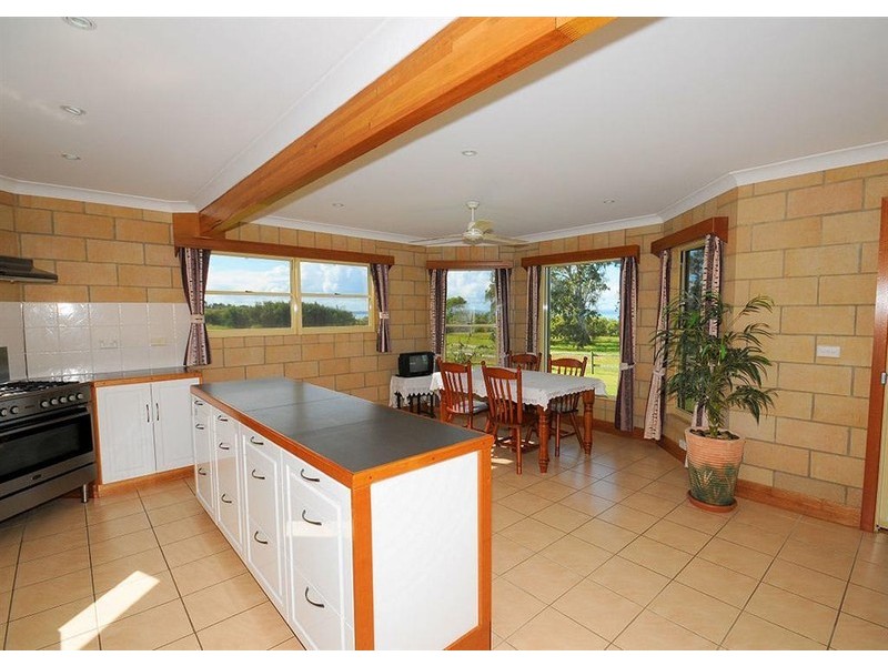 677 Charlton Esplanade, Urangan QLD 4655