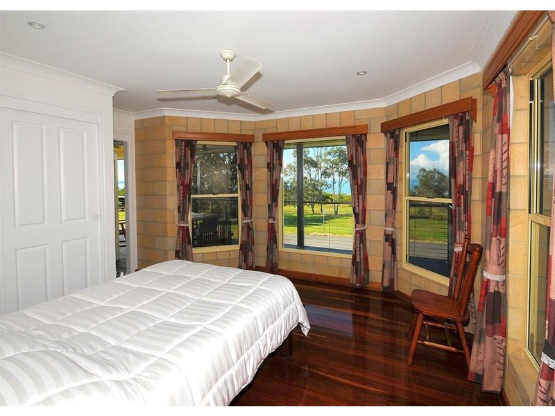 677 Charlton Esplanade, Urangan QLD 4655