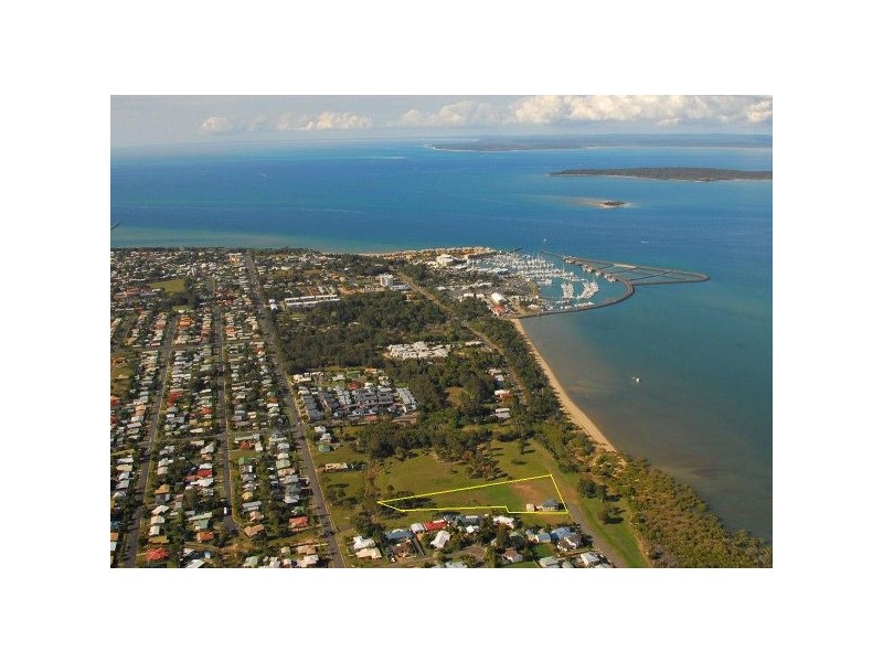 677 Charlton Esplanade, Urangan QLD 4655