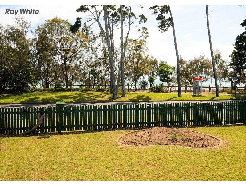 319 Esplanade, Scarness QLD 4655