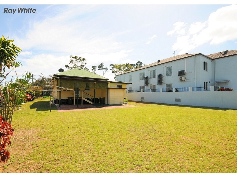 319 Esplanade, Scarness QLD 4655