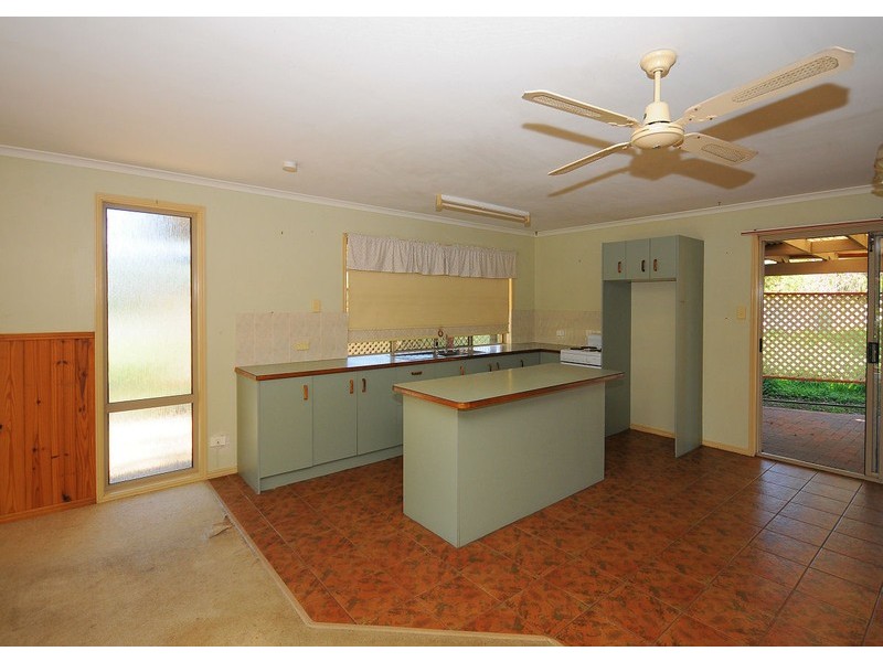 703 Boat Harbour Drive, Urangan QLD 4655