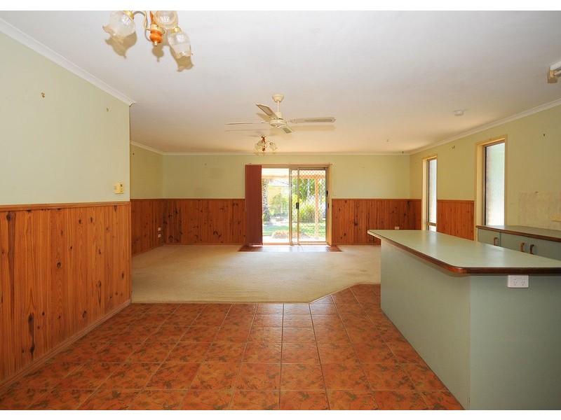 703 Boat Harbour Drive, Urangan QLD 4655
